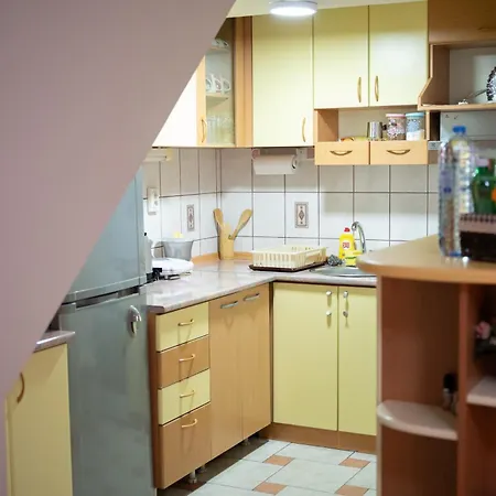 Mm Near Center, Free Parking *