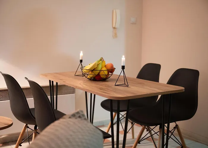 Mm Near Center, Free Parking Apartment